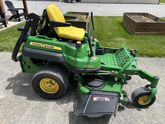 Image of John Deere Z710A equipment image 2