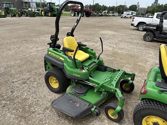 2011 John Deere Z720A Equipment Image0