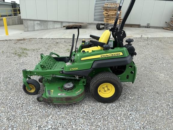 Image of John Deere Z720A Primary image