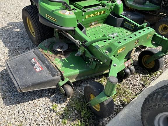 Image of John Deere Z720A equipment image 2