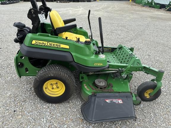 Image of John Deere Z720A equipment image 4