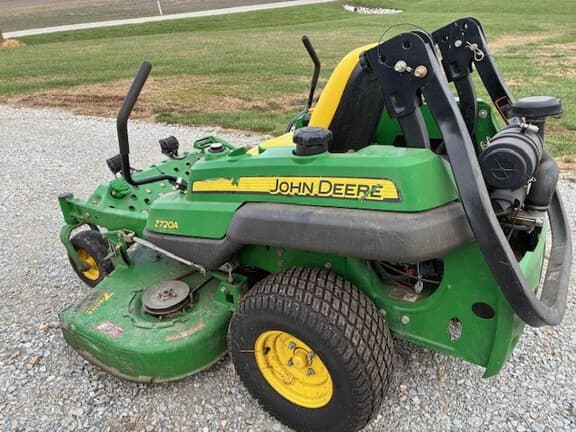 Image of John Deere Z720A equipment image 1