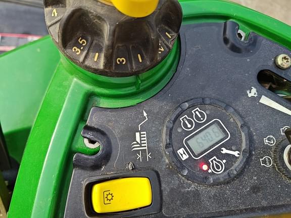 Image of John Deere Z910A equipment image 4