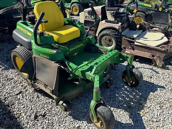 Image of John Deere Z925A equipment image 1