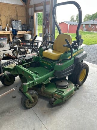 2011 John Deere Z925A Equipment Image0