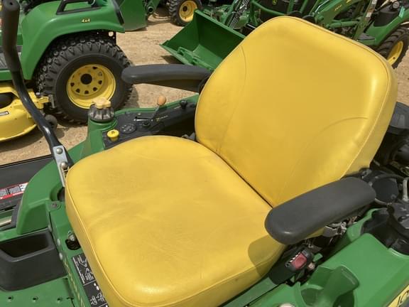 Image of John Deere Z925A equipment image 4