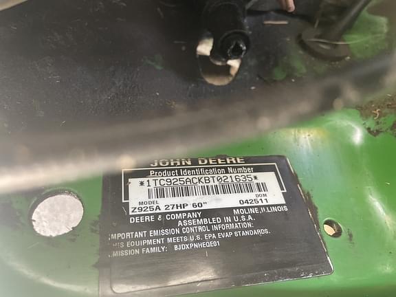 Image of John Deere Z925A equipment image 1