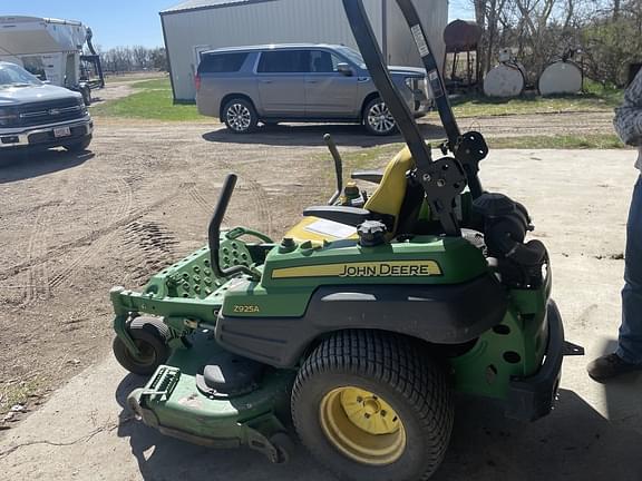 Image of John Deere Z925A equipment image 2