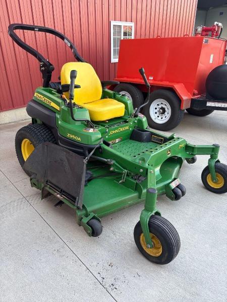 Image of John Deere Z950A equipment image 1