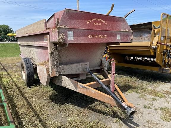 Image of Kelly Ryan Feed-R-Wagon equipment image 1