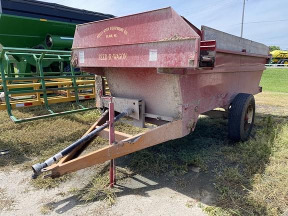 Image of Kelly Ryan Feed-R-Wagon equipment image 2