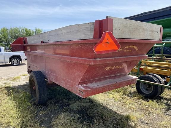 Image of Kelly Ryan Feed-R-Wagon equipment image 3