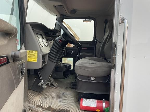 Main image Kenworth T270 21