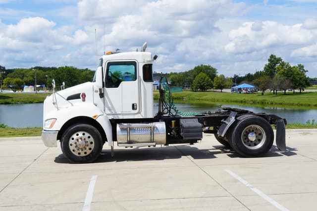 Image of Kenworth T370 equipment image 3