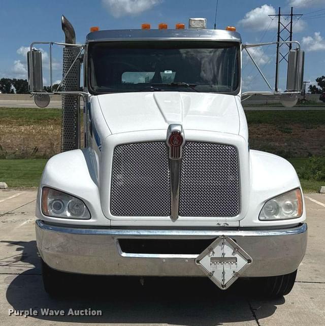 Image of Kenworth T370 equipment image 1