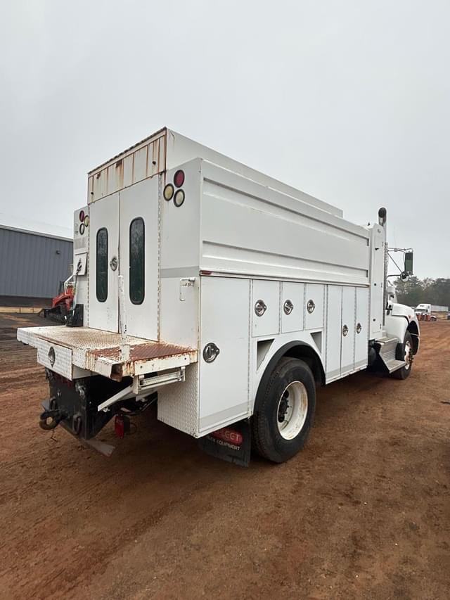 Image of Kenworth T400 equipment image 2