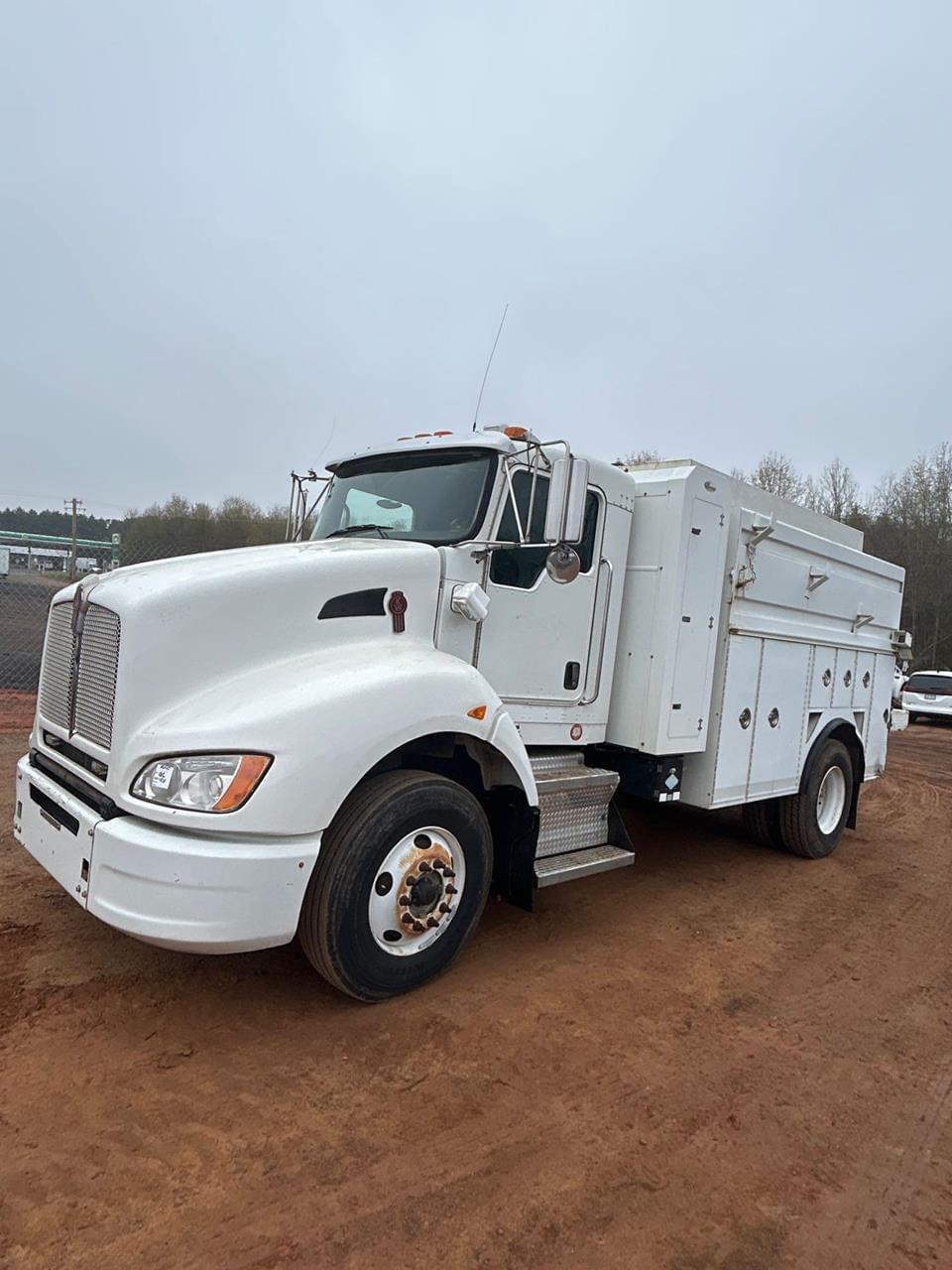 Image of Kenworth T400 Primary image