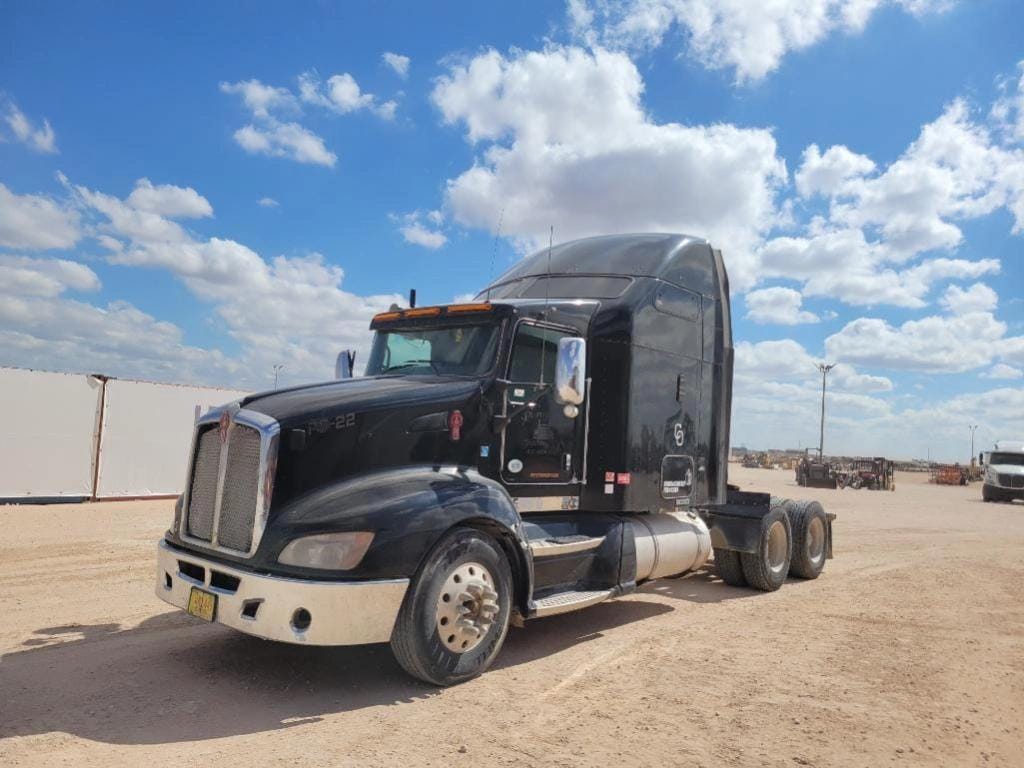 2011 Kenworth T660 Equipment Image0