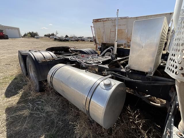 Image of Kenworth T800 equipment image 4