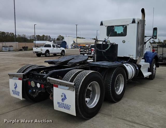 Image of Kenworth T800 equipment image 4