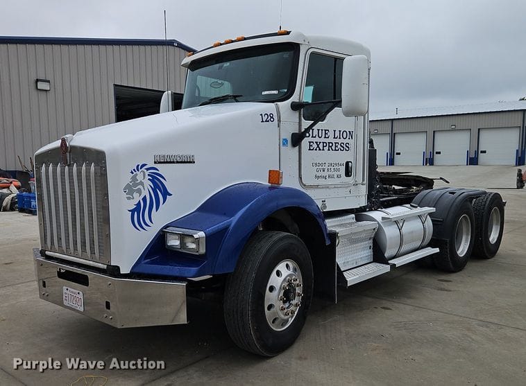 2011 Kenworth T800 Equipment Image0