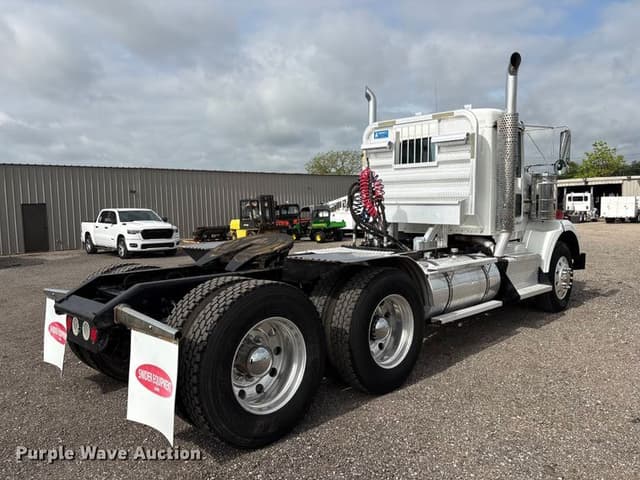Image of Kenworth T800 equipment image 4