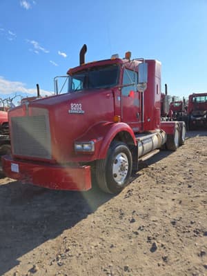 2011 Kenworth T800 Image