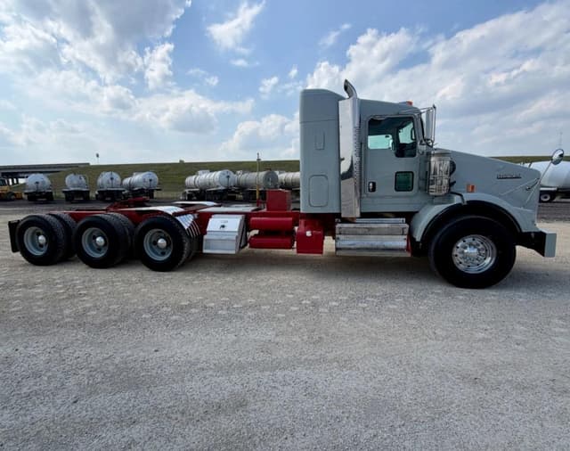 Image of Kenworth T800 equipment image 3