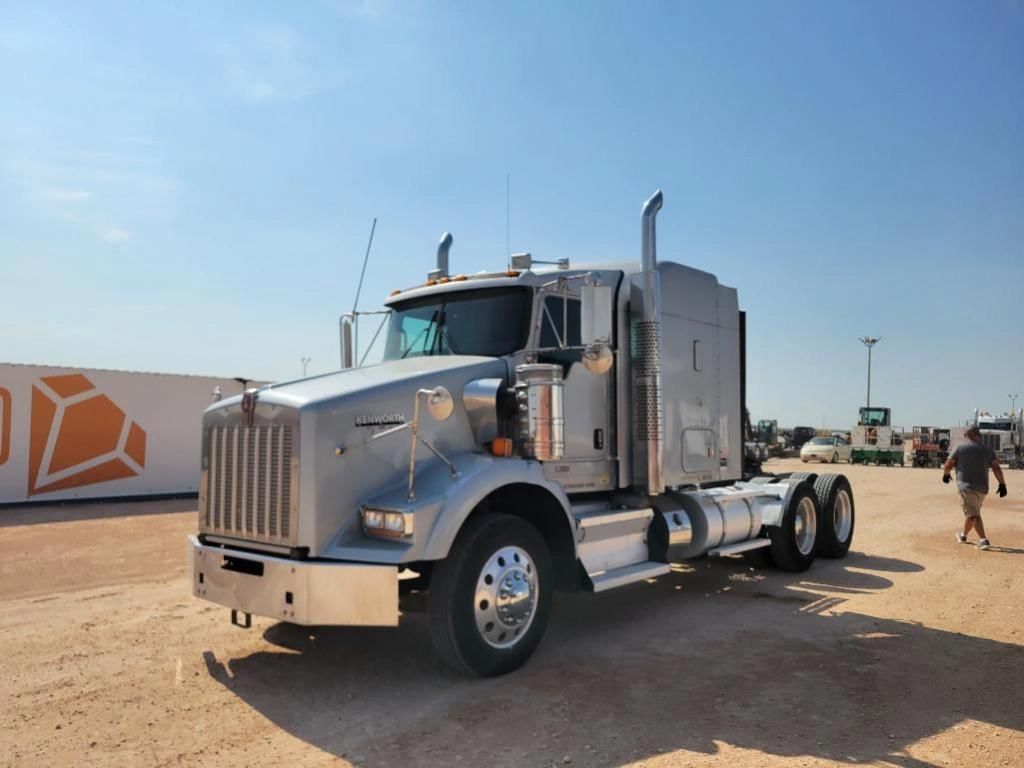 2011 Kenworth T800 Equipment Image0