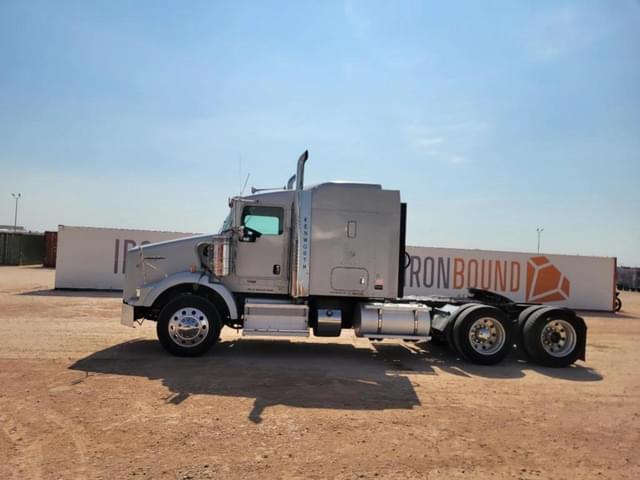Image of Kenworth T800 equipment image 1
