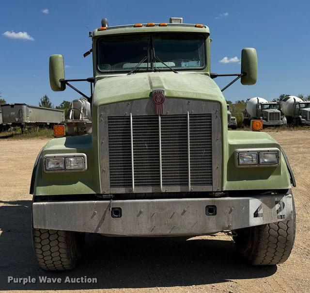 Image of Kenworth W9 equipment image 1