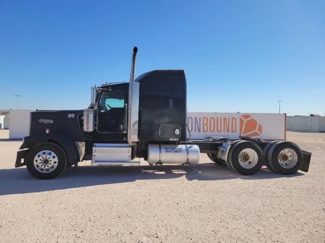 Image of Kenworth W900 equipment image 1