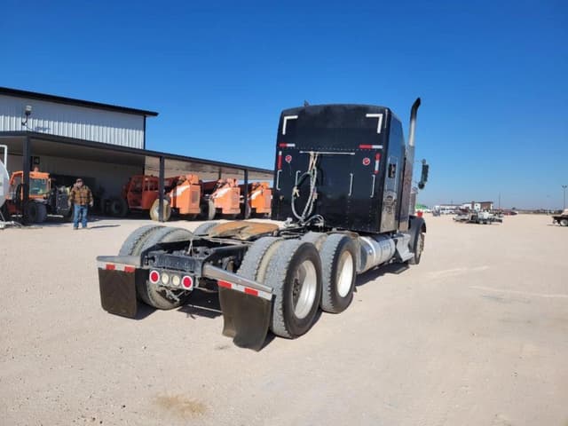 Image of Kenworth W900 equipment image 4