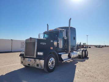 Main image Kenworth W900