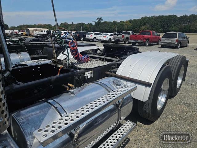 Image of Kenworth W900 equipment image 3