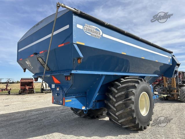 Image of Kinze 1050 equipment image 2