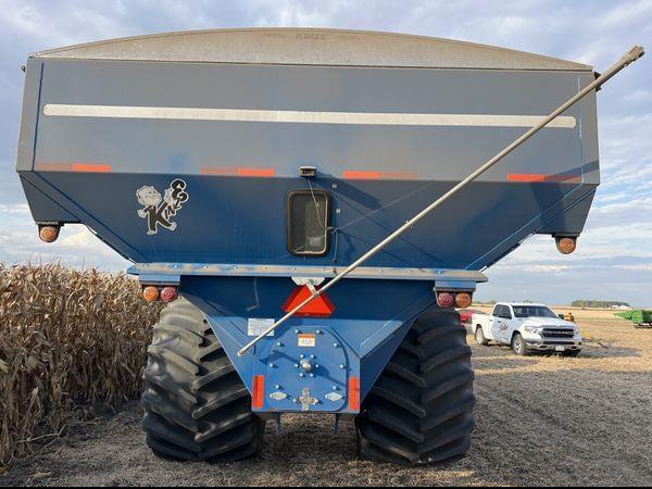 Image of Kinze 1050 equipment image 3