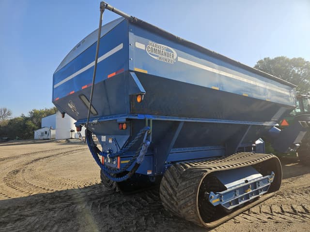 Image of Kinze 1050 equipment image 3