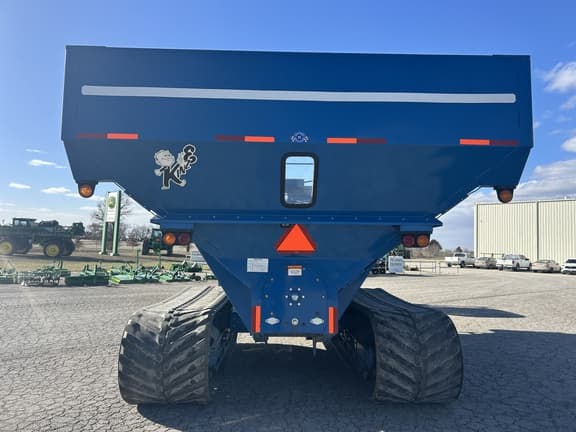 Image of Kinze 1050 equipment image 3