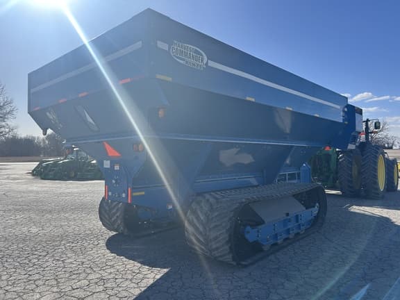 Image of Kinze 1050 equipment image 4