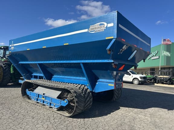 Image of Kinze 1050 equipment image 2