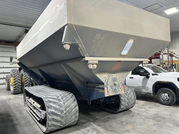 Image of Kinze 1050 equipment image 1