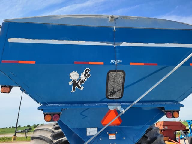 Image of Kinze 1050 equipment image 3