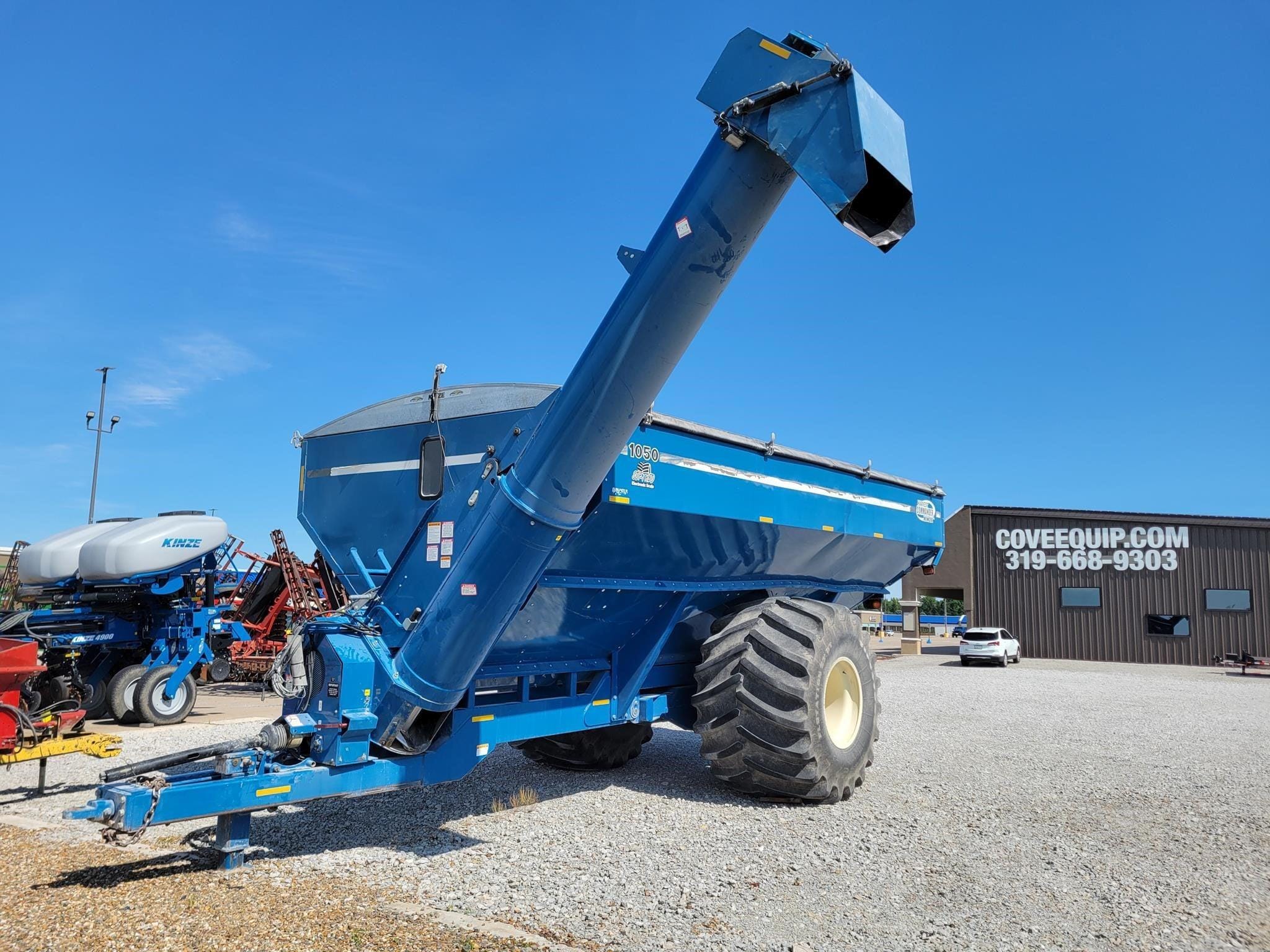 2011 Kinze 1050 Equipment Image0