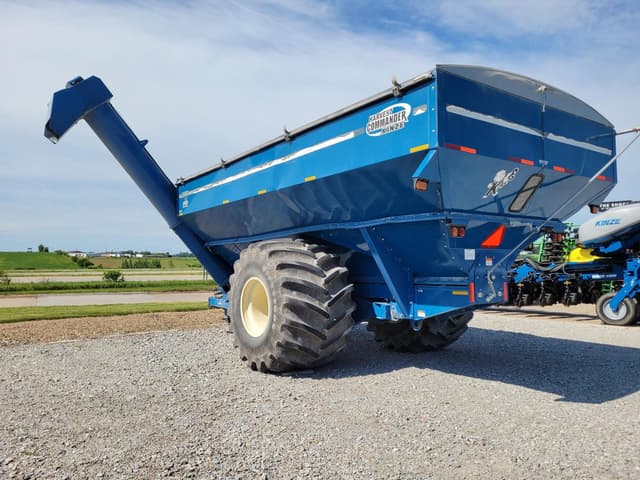 Image of Kinze 1050 equipment image 4