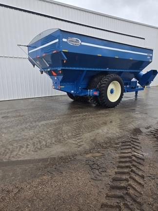 Image of Kinze 1050 equipment image 3