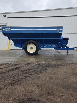 Image of Kinze 1050 equipment image 2