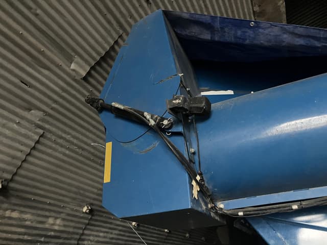 Image of Kinze 1050 equipment image 2