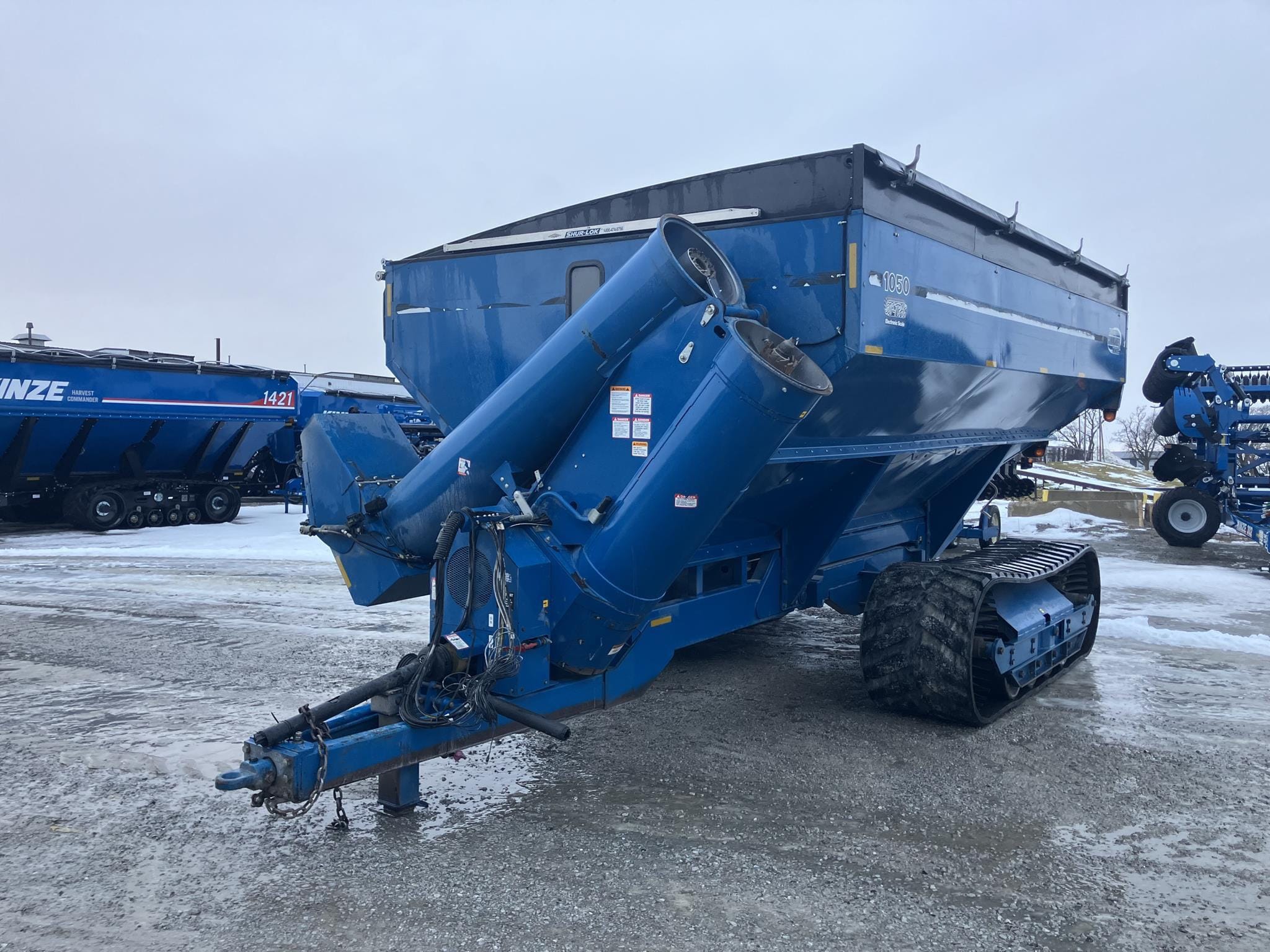 2011 Kinze 1050 Equipment Image0