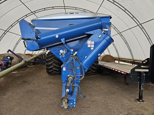 Image of Kinze 1050 equipment image 1